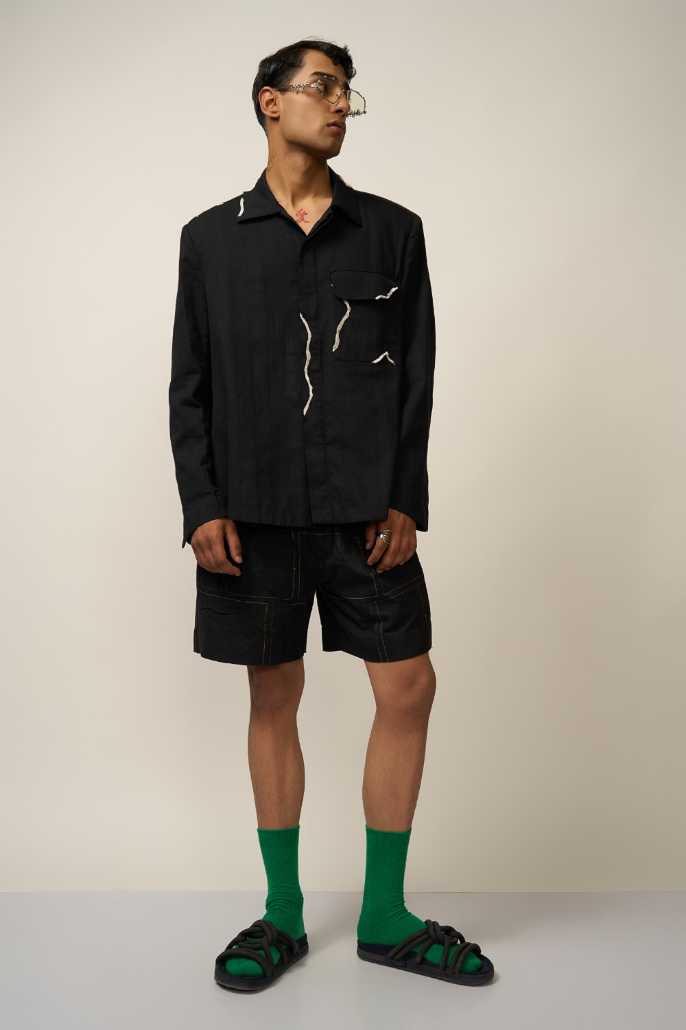 FRAY SHACKET- BLACK