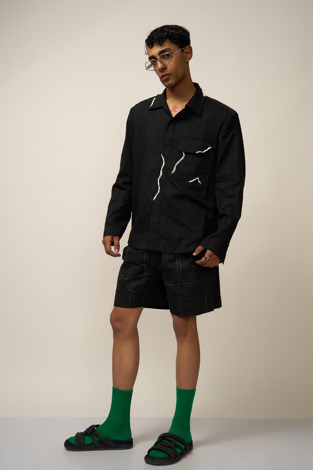 FRAY SHACKET- BLACK