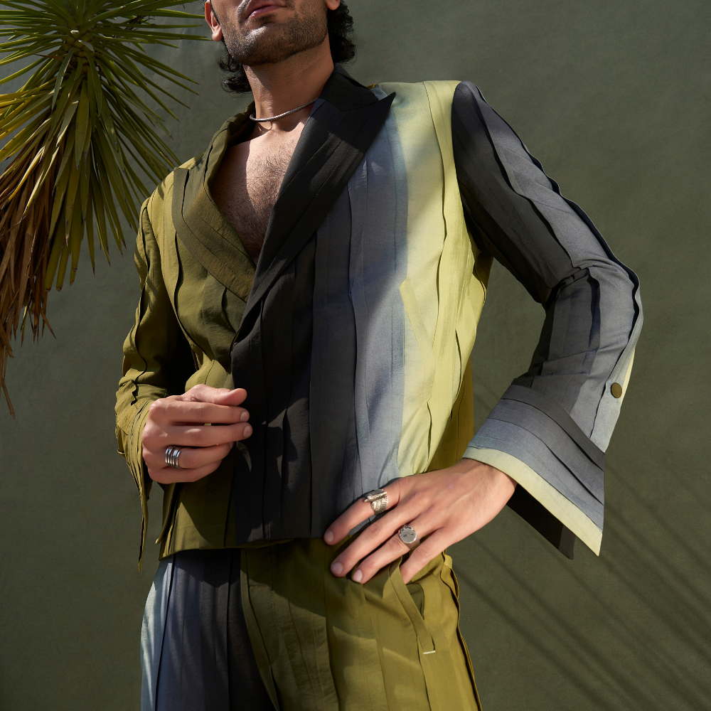 PLEATED BLADE GREEN OMBRE SUIT